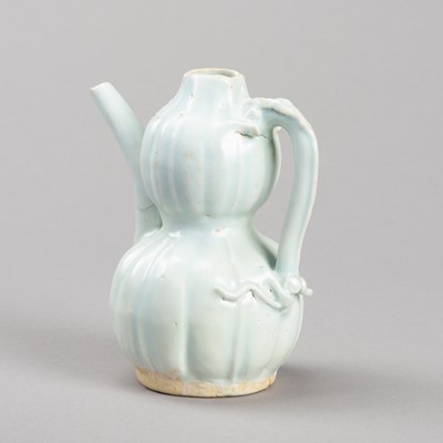 Lot 1216 - A SMALL QINGBAI GLAZED ‘DOUBLE GOURD’ POTTERY EWER, SONG DYNASTY