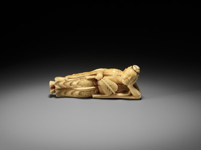 Lot 107 - A GOOD IVORY NETSUKE OF ROSEI’S DREAM