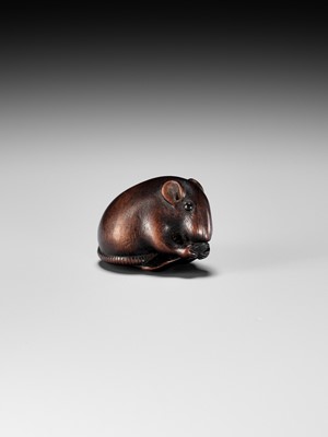 Lot 338 - GYOKUZAN: A FINE WOOD NETSUKE OF A RAT WITH EDAMAME BEAN PODS