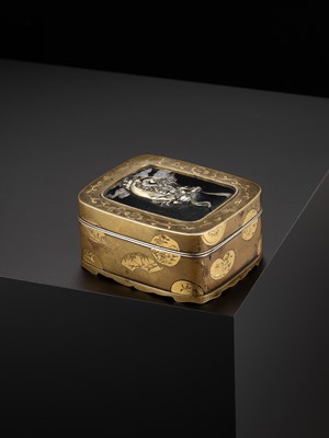 Lot 111 - A FINE MIXED METAL BOX AND COVER DEPICTING HANDAKA SONJA