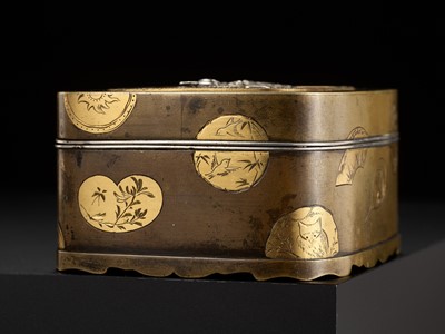 Lot 111 - A FINE MIXED METAL BOX AND COVER DEPICTING HANDAKA SONJA