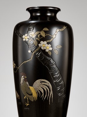 Lot 271 - KANEYOSHI: A PAIR OF GOLD AND SILVER INLAID BRONZE BALUSTER VASES WITH LONG-TAILED ROOSTERS (ONAGADORI)