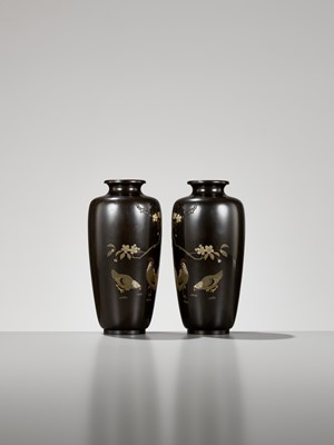 Lot 271 - KANEYOSHI: A PAIR OF GOLD AND SILVER INLAID BRONZE BALUSTER VASES WITH LONG-TAILED ROOSTERS (ONAGADORI)