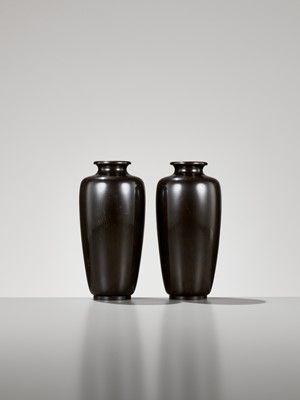 Lot 271 - KANEYOSHI: A PAIR OF GOLD AND SILVER INLAID BRONZE BALUSTER VASES WITH LONG-TAILED ROOSTERS (ONAGADORI)