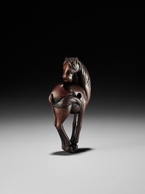 Lot 11 - A SUPERB AND LARGE WOOD NETSUKE OF A HORSE