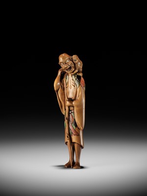 Lot 87 - A SUPERB AND VERY LARGE INLAID WOOD NETSUKE OF GAMA SENNIN