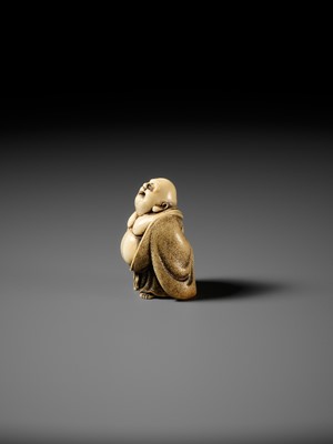 Lot 66 - ANRAKU: A SUPERB IVORY NETSUKE OF HOTEI