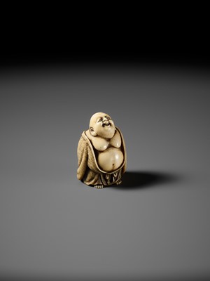 Lot 66 - ANRAKU: A SUPERB IVORY NETSUKE OF HOTEI