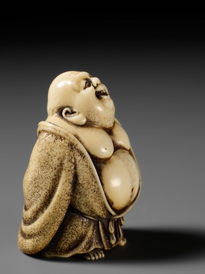 Lot 66 - ANRAKU: A SUPERB IVORY NETSUKE OF HOTEI