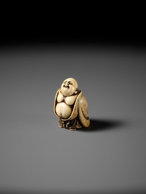 Lot 66 - ANRAKU: A SUPERB IVORY NETSUKE OF HOTEI