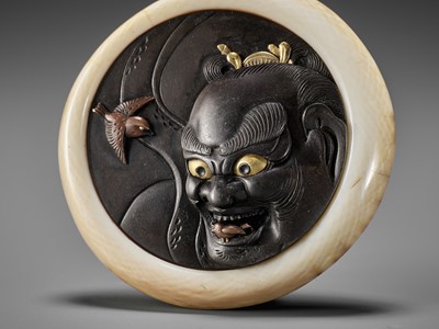 Lot 307 - AN IVORY AND MIXED METAL KAGAMIBUTA WITH NIO GUARDIAN AND NESTING SPARROWS
