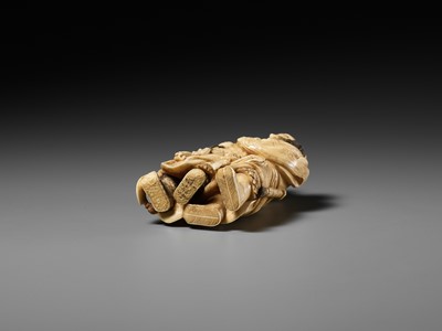 Lot 173 - OTOKAWA YASUCHIKA: A FINE WALRUS TUSK OKIMONO OF KAN’U AND CHOHI