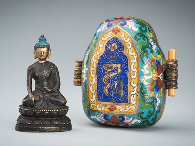 Lot 1098 - A CLOISONNÉ ENAMEL GAU WITH BUDDHA SHAKYAMUNI, 19TH CENTURY