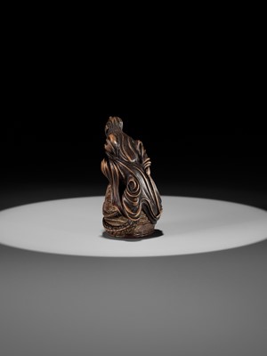 Lot 116 - A SUPERB AND RARE WOOD AND LACQUER NETSUKE OF KIYOHIME