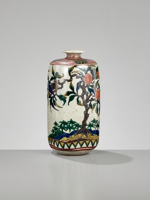 Lot 251 - A KO-KUTANI PORCELAIN TOKKURI (SAKE BOTTLE), WITH FUKU MARK