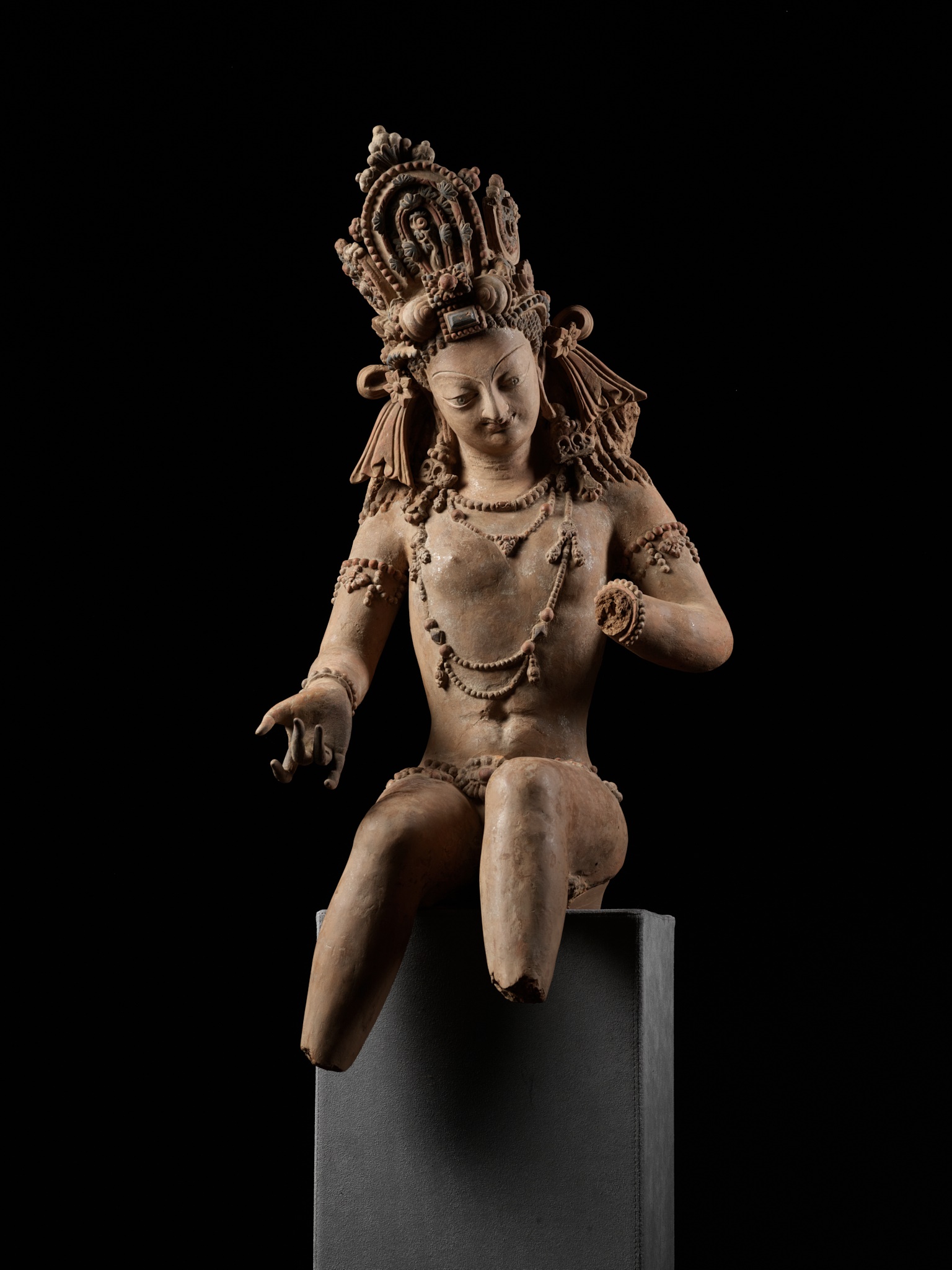 Lot 232 - A LARGE AND HIGHLY IMPORTANT POTTERY FIGURE