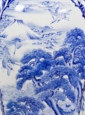 Lot 257 - A LARGE AND FINELY PAINTED FUKUGAWA KORANSHA BLUE AND WHITE PALACE VASE