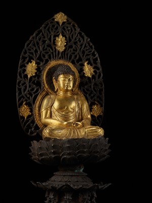 Lot 329 - A GILT BRONZE FIGURE OF AMIDA NYORAI