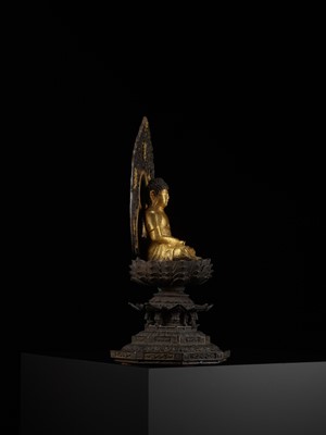 Lot 329 - A GILT BRONZE FIGURE OF AMIDA NYORAI