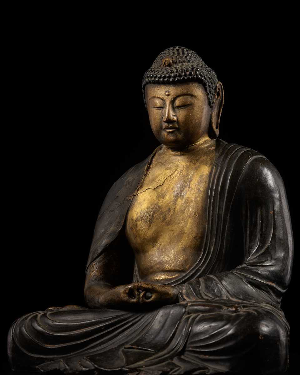 Lot 171 - A GILT-LACQUERED TERRACOTTA FIGURE OF AMIDA NYORAI