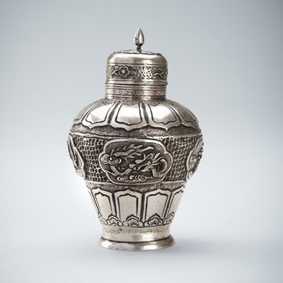 A LIDDED SILVER BALUSTER VASE