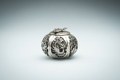 A GOURD-SHAPED ‘DARGON & PHOENIX’ SILVER MINIATURE BOX