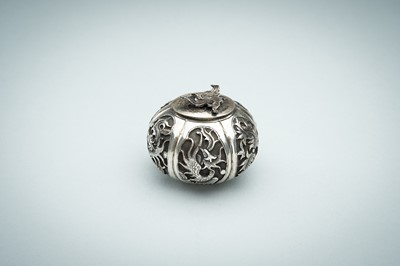 A GOURD-SHAPED ‘DARGON & PHOENIX’ SILVER MINIATURE BOX