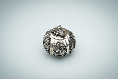 A GOURD-SHAPED ‘DARGON & PHOENIX’ SILVER MINIATURE BOX