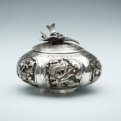 A SILVER GOURD-SHAPED MINIATURE BOX