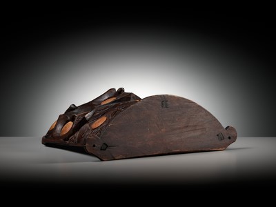 Lot 212 - A BAMBOO-INLAID WOOD ‘UDOK’ DAYAK BABY CARRIER, BAHAU, BORNEO, LATE 19TH TO EARLY 20TH CENTURY
