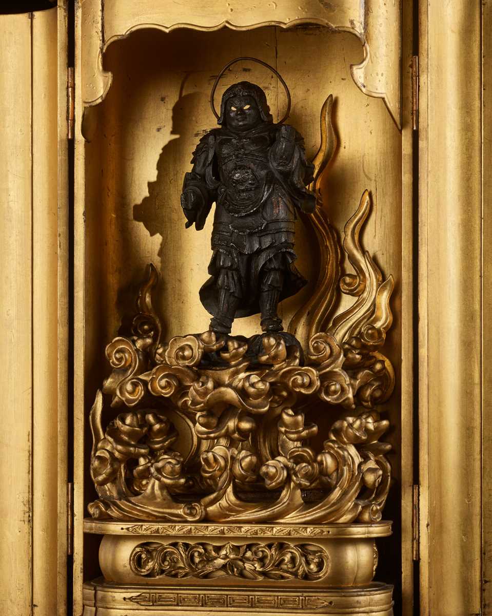 Lot 69 - A GILT AND LACQUERED WOOD ZUSHI (PORTABLE SHRINE) CONTAINING A LACQUERED WOOD FIGURE OF BISHAMONTEN, EDO