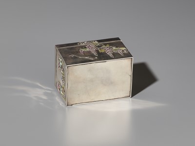 Lot 118 - SANSO: A SUPERB CLOISONNÉ ENAMEL DECORATED SILVER BOX AND COVER