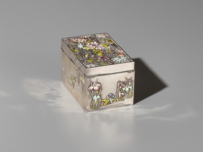 Lot 118 - SANSO: A SUPERB CLOISONNÉ ENAMEL DECORATED SILVER BOX AND COVER