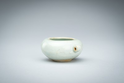 A QINGBAI GLAZED PORCELAIN BIRD FEEDER, MING DYNASTY