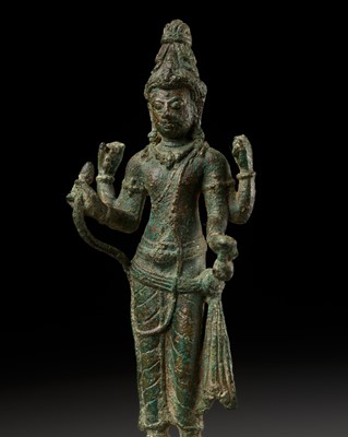 Lot 262 - A BRONZE FIGURE OF AVALOKITESHVARA, SOUTH THAILAND, 8TH-9TH CENTURY