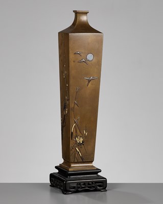 Lot 110 - NOGAWA: A FINE BRONZE VASE WITH BIRDS AND FLOWERS