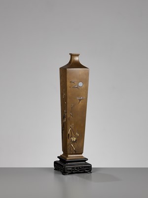 Lot 110 - NOGAWA: A FINE BRONZE VASE WITH BIRDS AND FLOWERS
