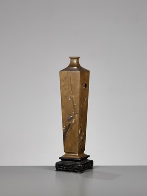 Lot 110 - NOGAWA: A FINE BRONZE VASE WITH BIRDS AND FLOWERS