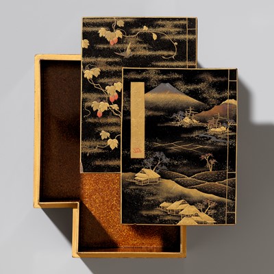 Lot 20 - GYOKKOKU: A LACQUER BOX AND COVER WITH A LANDSCAPE