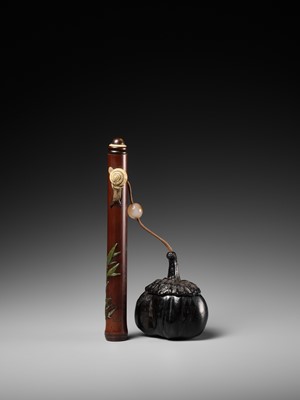 Lot 200 - MINKO: A SUPERB EBONY PUMPKIN-FORM TONKOTSU AND INLAID BAMBOO KISERUZUTSU WITH SNAIL AND BAMBOO