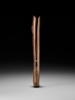 Lot 294 - OZAKI KOKUSAI: A RARE ANTLER KISERUZUTSU WITH COINS