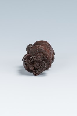 Lot 418 - VADYM PYVOVAR: A BOXWOOD NETSUKE OF A SNARLING SHISHI