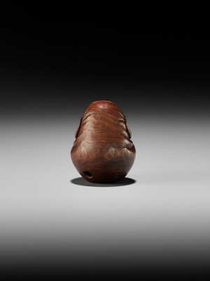 Lot 416 - VADYM PYVOVAR: A BOXWOOD NETSUKE OF A DARUMA DOLL