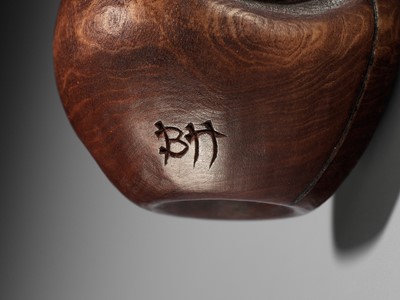 Lot 416 - VADYM PYVOVAR: A BOXWOOD NETSUKE OF A DARUMA DOLL