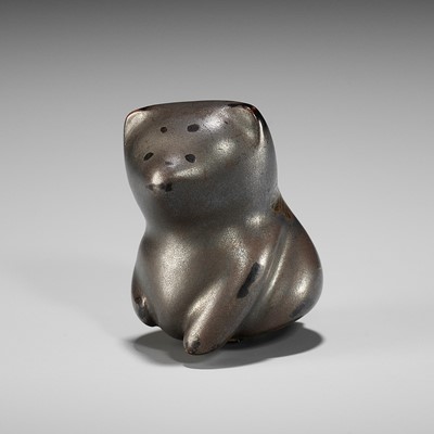 Lot 335 - A CHARMING LACQUER NETSUKE OF A TOY DOG