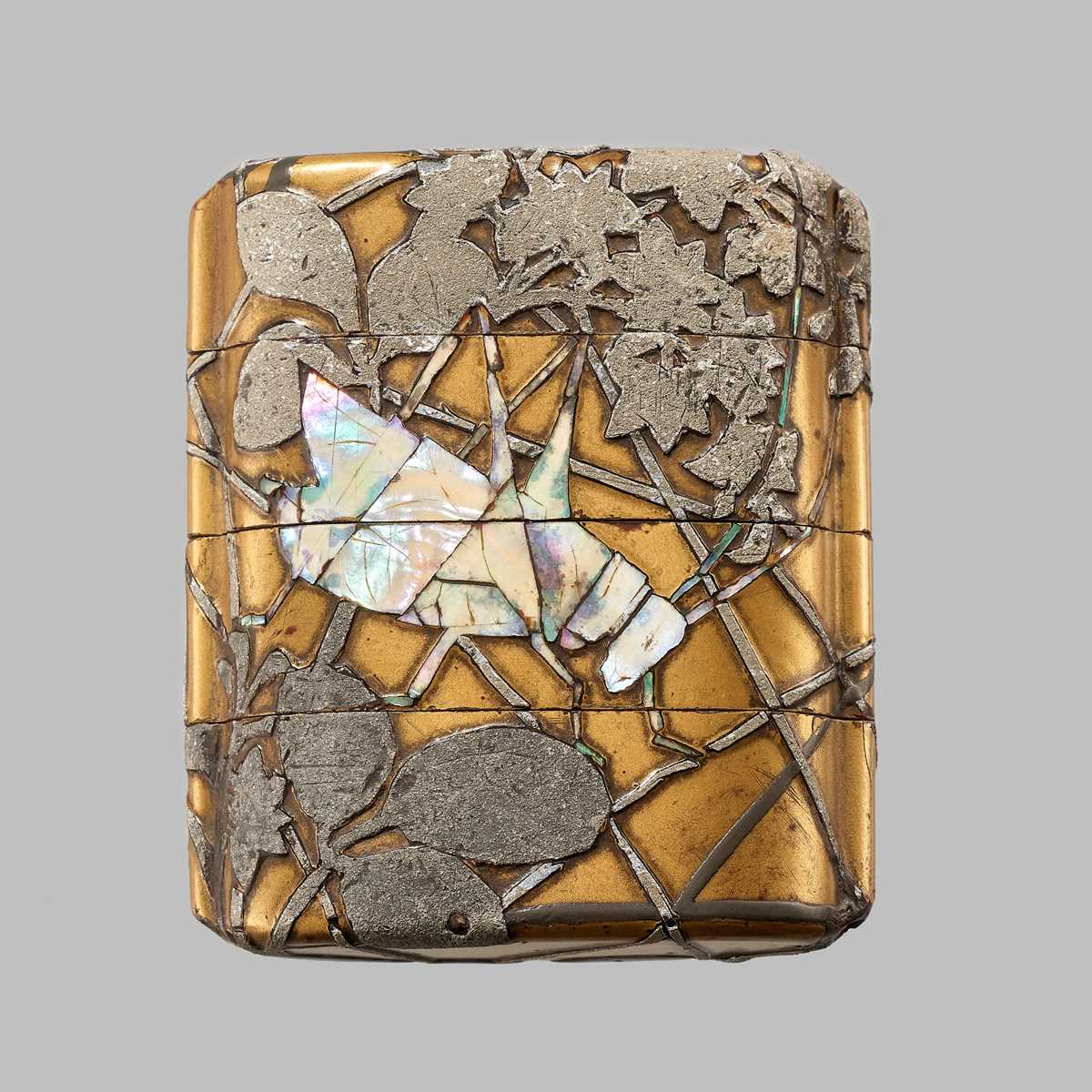 Lot 341 - A RINPA-STYLE INLAID THREE-CASE GOLD LACQUER INRO WITH GRASSHOPPERS