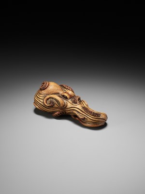Lot 264 - GUY SHAW: A CONTEMPORARY WOOD NETSUKE OF AN OCTOPUS, ‘PHOSPHORESCENCE’