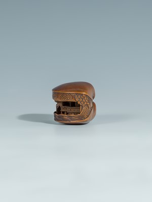 Lot 387 - MITSUNOBU: A WOOD NETSUKE OF THE CLAM’S DREAM