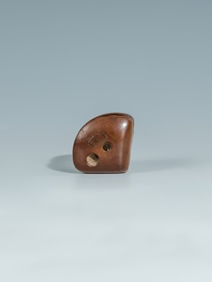 Lot 387 - MITSUNOBU: A WOOD NETSUKE OF THE CLAM’S DREAM