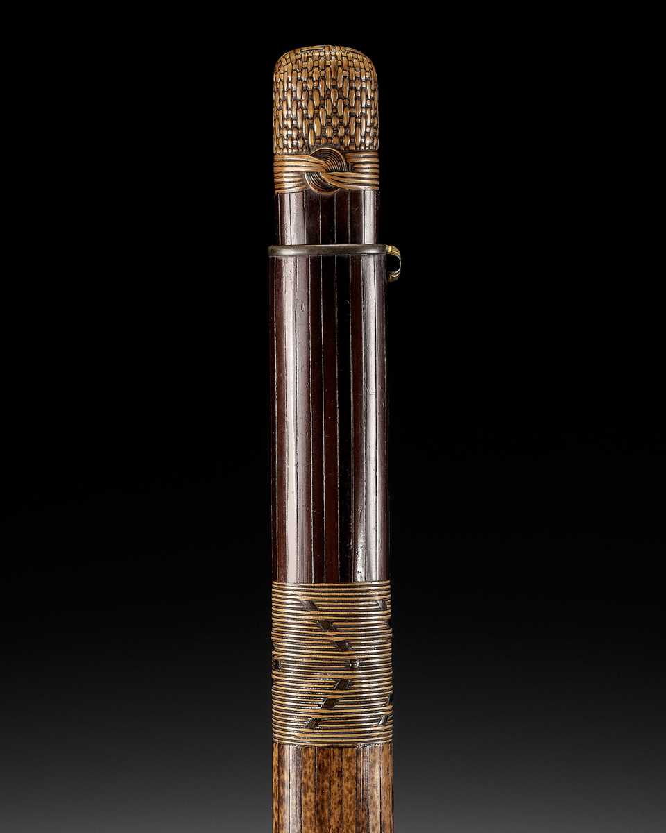 Lot 354 - AN UNUSUAL AND FINE WOVEN RATTAN KISERUZUTSU